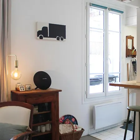 Beautiful Love Nest In The 17th Apartment